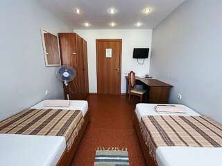 Гостиница Италмас Ижевск Эконом Twin (удобства на этаже)-7