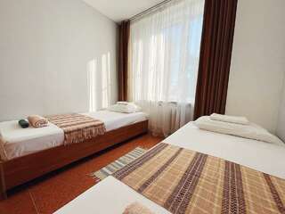 Гостиница Италмас Ижевск Номер эконом с 2 односпальными кроватями (удобства на этаже)-1