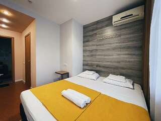 Гостиница Италмас Ижевск Номер стандарт с 1 двуспальной кроватью-1