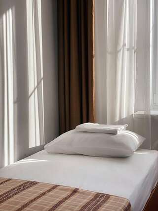 Гостиница Италмас Ижевск Эконом Twin (удобства на этаже)-3