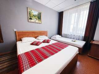 Гостиница Италмас Ижевск 4-местный номер эконом (удобства на этаже)-2