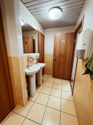 Гостиница Италмас Ижевск Номер эконом с 3 односпальными кроватями (удобства на этаже)-2