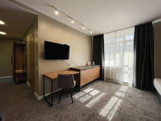 Гостиница Италмас Ижевск Улучшенный Бизнес-класс "Семейный"-4