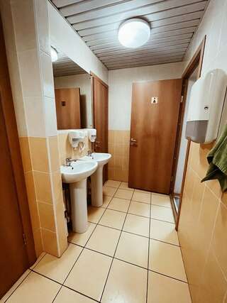 Гостиница Италмас Ижевск Эконом Family (удобства на этаже)-4