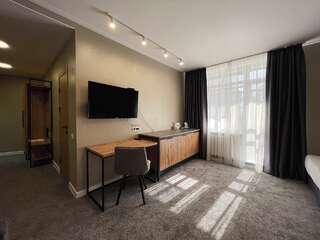 Гостиница Италмас Ижевск Номер комфорт семейный-11