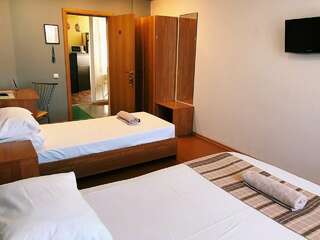 Гостиница Италмас Ижевск Эконом Family (удобства на этаже)-3