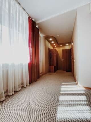 Гостиница Италмас Ижевск Номер комфорт бизнес-11