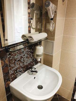 Гостиница Италмас Ижевск Номер стандарт с 1 односпальной кроватью-8