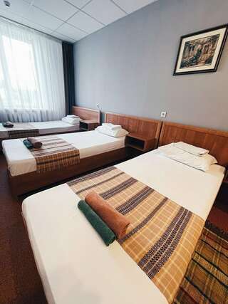 Гостиница Италмас Ижевск Эконом Triple (удобства на этаже)-2