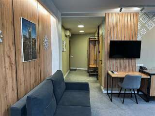 Гостиница Италмас Ижевск Улучшенный Бизнес-класс "Семейный"-1